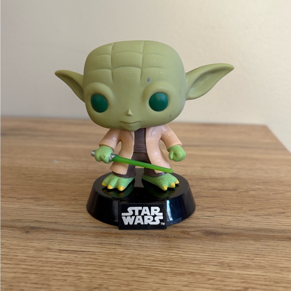 Funko Pop Star Wars Vinyl Yoda Figure Bobblehead